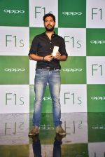 Yuvraj Singh at Oppo F1s mobile launch in Mumbai on 3rd Aug 2016 (39)_57a2b6f2d5cdb.jpg