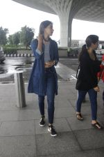 Pooja Hegde snapped at airport on 4th Aug 2016 (28)_57a440ac8c824.JPG