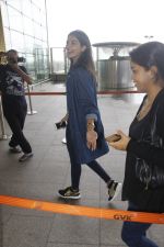 Pooja Hegde snapped at airport on 4th Aug 2016 (34)_57a440b625616.JPG