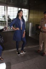 Pooja Hegde snapped at airport on 4th Aug 2016 (41)_57a440c08b20c.JPG