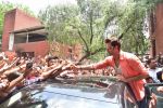 Hrithik Roshan at Mohenjo Daro promotions in Gargi college on 5th Aug 2016 (1)_57a56789979d5.jpg