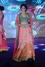 Model walk the ramp for IIJS show in Mumbai on 5th Aug 2016 (69)_57a56c38354a8.JPG