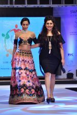 Malaika Arora Khan walk for a Jewellery show on 6th Aug 2016 (43)_57a76dc571cb8.JPG
