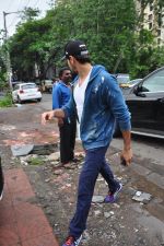Sidharth Malhotra snapped for dream team practise on 6th Aug 2016 (14)_57a739910f109.JPG