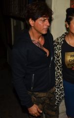 Shahrukh Khan snapped at recording studio with new tattoo on chest on 10th Aug 2016 (12)_57ac4a30a6653.JPG