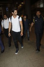 Sushant Singh Rajput snapped at airport on 11th Aug 2016 (19)_57ad9707e08a3.JPG