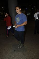 Aamir Khan returns from the USA on 12th Aug 2016 (12)_57af6a663f121.JPG