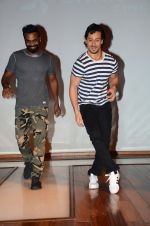 Tiger Shroff and Remo Dsouza promote A Flying Jatt at RCity on 12th Aug 2016 (25)_57af667351498.jpg