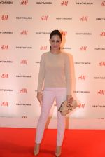 at h&m mubai launch on 11th Aug 2016 (160)_57af358e67876.JPG