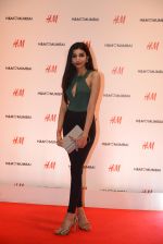 at h&m mubai launch on 11th Aug 2016 (99)_57af354d9421f.JPG