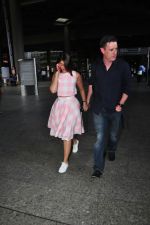 Ileana D_Cruz snapped at airport on 17th Aug 2016 (29)_57b47ac75d322.jpg