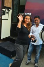 Kajol snapped in Mumbai on 16th Aug 2016 (1)_57b3d804ab6f6.jpg