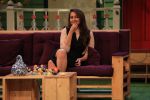 Sonakshi Sinha on the sets of The Kapil Sharma Show on 16th Aug 2016 (31)_57b3ee87629a8.JPG