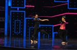 Sonakshi Sinha on the sets of Dance plus 2 on 21st Aug 2016 (39)_57bacb0c370fe.JPG