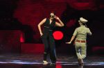 Sonakshi Sinha on the sets of Dance plus 2 on 21st Aug 2016 (83)_57bacb30f2794.JPG