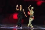 Sonakshi Sinha on the sets of Dance plus 2 on 21st Aug 2016 (84)_57bacb328dc01.JPG