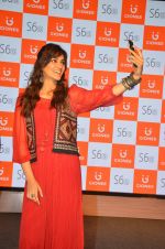 Kriti Sanon launches new mobile Gionee on 22nd Aug 2016 (26)_57bc0e925209f.JPG