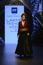 Kangana Ranaut walk the ramp for Tarun Tahiliani Show at Lakme Fashion Week 2016 on 23rd Aug 2016 (35)_57bd3b3585feb.JPG