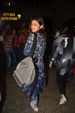 Alia Bhatt snapped at airport on 25th Aug 2016 (22)_57bff7ac7cac2.JPG