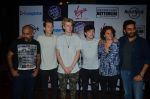Vishal and Shekhar with The Vamps in Mumbai on 25th Aug 2016 (12)_57bff7e5124ea.JPG
