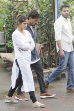 Aarti Singh at Krushna Abhishek_s father funeral on 26th Aug 2016 (35)_57c102fea1d42.JPG