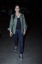Sonali Bendre snapped at airport on 26th Aug 2016 (34)_57c1020fcd368.JPG
