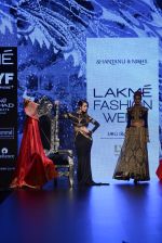 Malaika Arora Khan walk the ramp for Shantanu and Nikhil Show at Lakme Fashion Week 2016 on 27th Aug 2016 (1781)_57c2c80d316ef.JPG