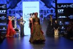 Malaika Arora Khan walk the ramp for Shantanu and Nikhil Show at Lakme Fashion Week 2016 on 27th Aug 2016 (1782)_57c2c8109ffdf.JPG