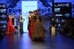 Malaika Arora Khan walk the ramp for Shantanu and Nikhil Show at Lakme Fashion Week 2016 on 27th Aug 2016 (1784)_57c2c815bda3b.JPG