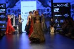 Malaika Arora Khan walk the ramp for Shantanu and Nikhil Show at Lakme Fashion Week 2016 on 27th Aug 2016 (1785)_57c2c817aa060.JPG