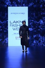 Riteish Deshmukh walk the ramp for Shantanu and Nikhil Show at Lakme Fashion Week 2016 on 27th Aug 2016 (2035)_57c2d17987459.JPG