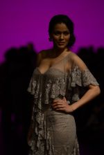 Waluscha de Sousa walk the ramp for Shantanu and Nikhil Show at Lakme Fashion Week 2016 on 27th Aug 2016 (1091)_57c2d1f5025f5.JPG
