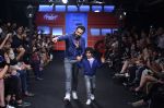 Emraan Hashmi walk the ramp for The Hamleys Show styled by Diesel Show at Lakme Fashion Week 2016 on 28th Aug 2016 (494)_57c3c6beb5361.JPG