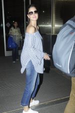 Katrina Kaif snapped at airport on 28th Aug 2016 (26)_57c3c2f944aed.JPG