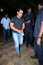 Aamir with his Dangal team snapped at Hakassan on 29th Aug 2016 (16)_57c54fcc705fe.JPG