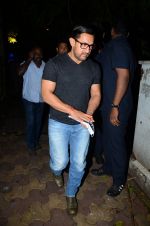 Aamir with his Dangal team snapped at Hakassan on 29th Aug 2016 (18)_57c54fd01207f.JPG