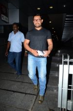 Aamir with his Dangal team snapped at Hakassan on 29th Aug 2016 (5)_57c54fc87b6b2.JPG