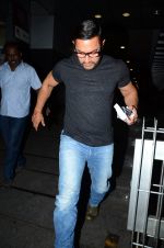 Aamir with his Dangal team snapped at Hakassan on 29th Aug 2016 (6)_57c54fca6020b.JPG