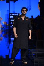Arjun Kapoor walk the ramp for Kunal Rawal Show at Lakme Fashion Week 2016 on 28th Aug 2016 (114)_57c5460ece134.JPG