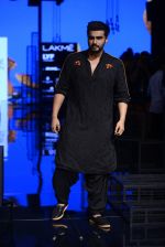 Arjun Kapoor walk the ramp for Kunal Rawal Show at Lakme Fashion Week 2016 on 28th Aug 2016 (91)_57c544d7e08cf.JPG
