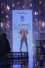 Ranbir Kapoor walk the ramp for Kunal Rawal Show at Lakme Fashion Week 2016 on 28th Aug 2016 (694)_57c5491b70150.JPG