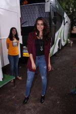 Shraddha Kapoor snapped on the sets of Rock on 2 on 30th Aug 2016 (33)_57c6840fe54f2.JPG