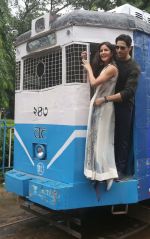 Sidharth Malhotra and Katrina Kaif in Kolkatta on 31st Aug 2016 (39)_57c7da8471dfd.jpg