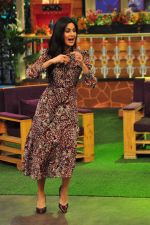 Katrina Kaif on the sets of The Kapil Sharma Show on 1st Sept 2016 (285)_57c97212545bc.JPG