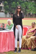 Pooja Hegde snapped at a school sports day on 2nd Sept 2016 (9)_57c9b29d7e0b8.JPG
