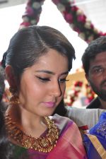 Raashi Khanna Inagurated R.S Brothers at Kothapet on 2nd Sept 2016 (378)_57c9a27c7b653.JPG