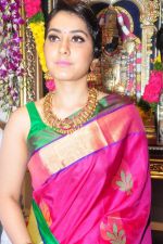 Raashi Khanna Inagurated R.S Brothers at Kothapet on 2nd Sept 2016 (380)_57c9a286217e4.JPG