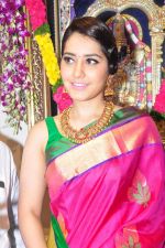 Raashi Khanna Inagurated R.S Brothers at Kothapet on 2nd Sept 2016 (386)_57c9a2a0ef014.JPG