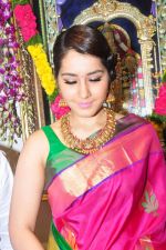 Raashi Khanna Inagurated R.S Brothers at Kothapet on 2nd Sept 2016 (422)_57c9a3432e6ab.JPG