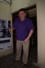 Rishi Kapoor mobbed by fans at juhu pvr on 1st Sept 2016 (7)_57c929567a0f6.JPG